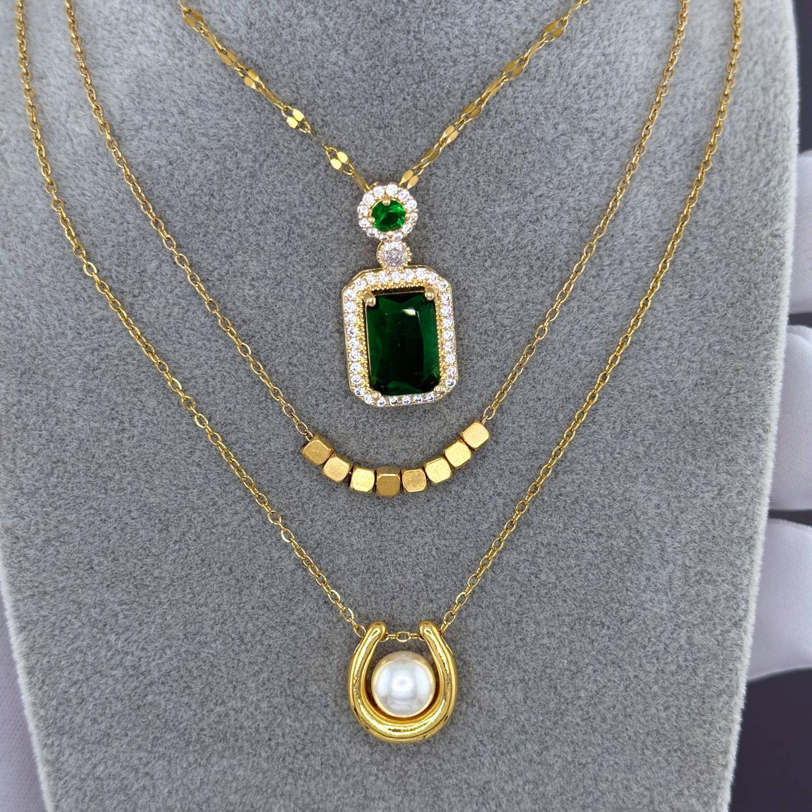 THE VICTORIAN PEAR NECKLACE
